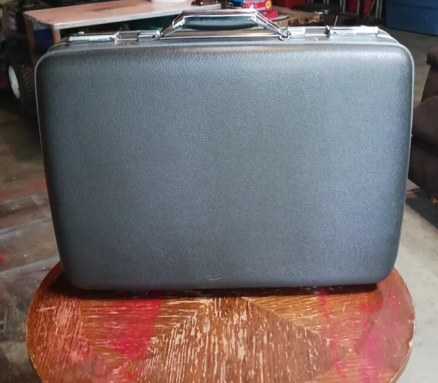 Vintage American Tourister Tri Taper Suitcase 21" x 15"