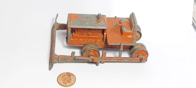 Vintage Matchbox Lesney No. 8 Caterpillar Bulldozer Diecast Toy - Tracks Only (Yellow, 1:64 Scale, 1955-57)