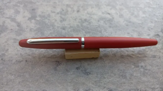Pluma Estilografica (Fountain Pen) De La Marca Sheaffer Modelo Vf Granate Acero
