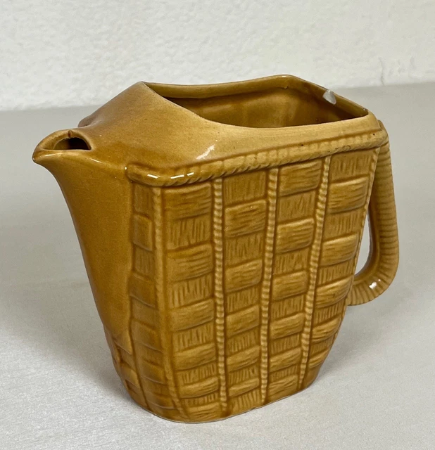 Carafe, cruche, chevrette, artisanale, céramique à décor floral