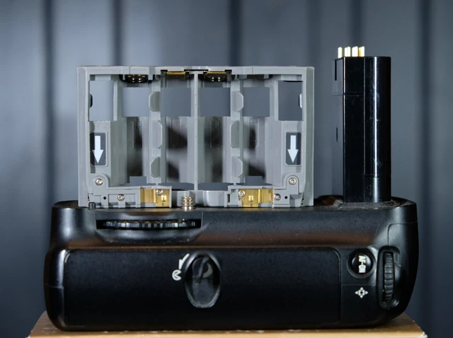 Nikon MB-D200 Multi Power Battery Pack and MS-D200 AA Battery Holder