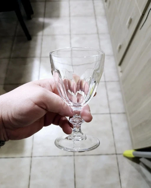 1 Verre A Vin Rouge Cristal D'arques Modèle Rambouillet.