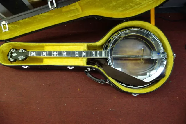 Banjo George Washburn B16T avec son étui Whashburn tbé