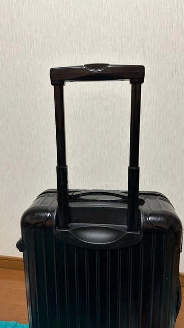 RIMOWAリモアサルサ RIMOWA Black Polycarbonate Salsa Deluxe Multi-Wheel Suitcase