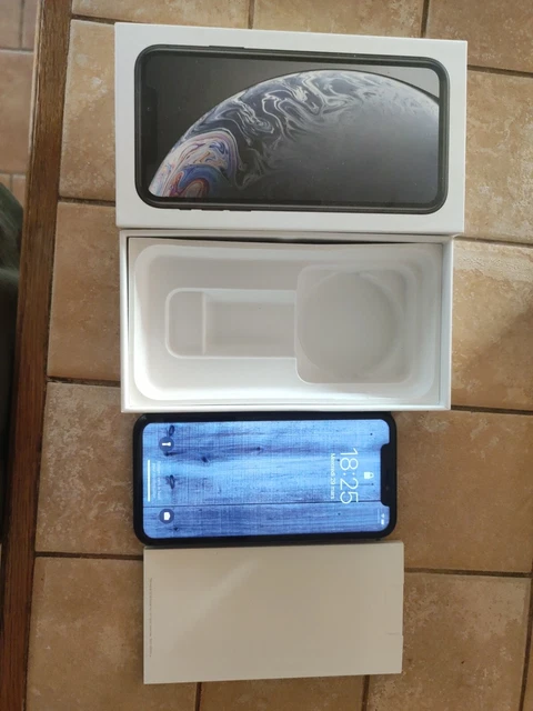 Apple iPhone XR - 64 Go - Noir (Désimlocké) A2105