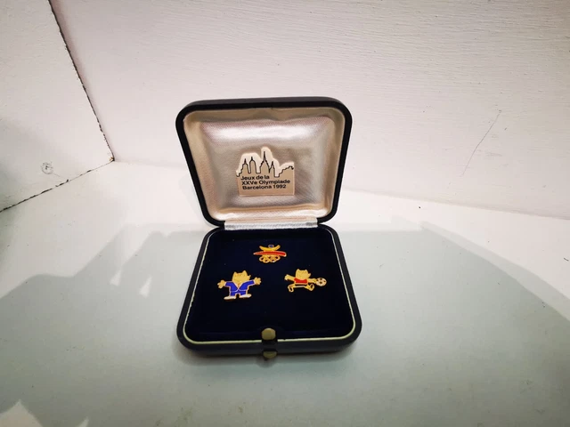 PINS BARCELONA 92 . Sport Travel . Jeux Olympiques Barcelone EUR 6,80 - FR
