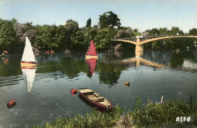 SAINT MAUR DES FOSSES LA VARENNE ST HILAIRE edges of Marne Passerelle de la Pie