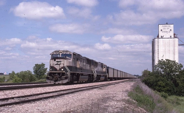 BN BURLINGTON NORTHERN Railroad Train Locomotive EMERALD NE Original Photo Slide
