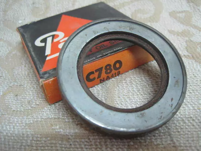 NOS PAYEN FRONT HUB OIL SEAL FORD Consul Zephyr Zodiac Mk2 204E 206E NA418 C780