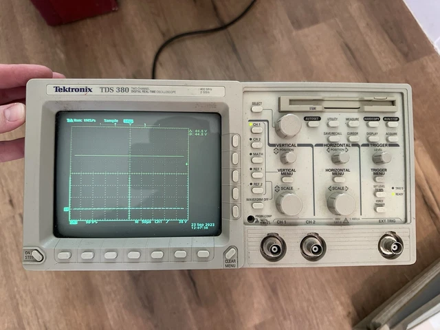 Tektronix TDS 380 Digital Oscilloscope