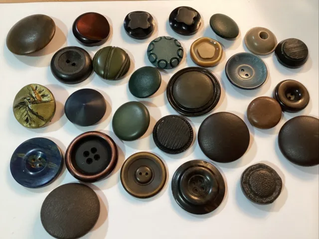 Assorted Job Lot Old Vintage Buttons. Some Metal Shanks.28 Large