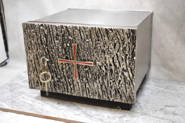 Older Church Chapel Sized Tabernacle with 2 Keys, Smaller Size (CU556)chalice co