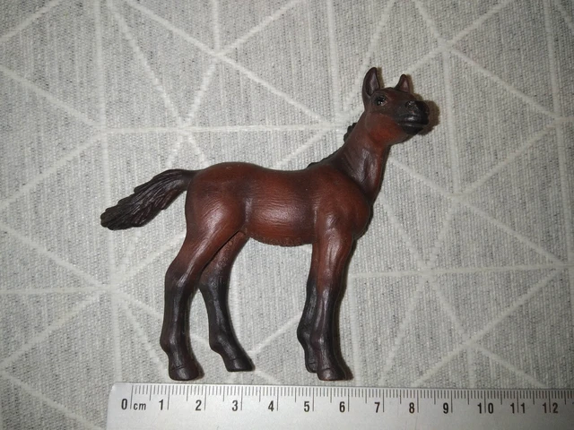 Schleich 13277 - Hannoveraner Fohlen, Ca. 8 Cm Groß, Detailgetreue Pferdefigur Für Kinder