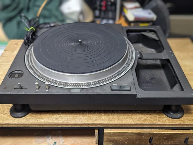 comté musiques Fondation platine vinyle technics instable Au nom Tweet