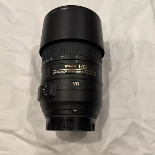 Nikon AF-S Nikkor 55-300mm f /1:4.5-5.6 G DX, ED, VR, SWM, HRI Zoom Camera Lens