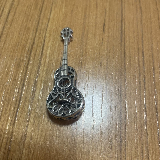 Microfusione in argento 800 Chitarra