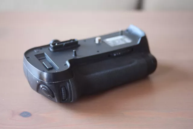 Nikon MB-D12 Battery Vertical Grip for Nikon D800, D800E, D810, D810A