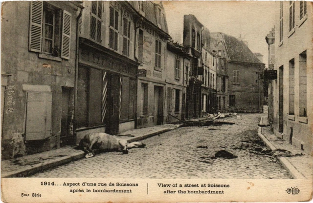 CPA AK Military - Appearance of a Rue de Soissons after the bombing (696344)