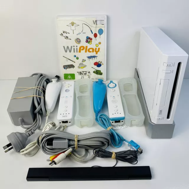 Nintendo Wii Lot Bundle: Console, 2 Remotes, Nunchucks & Game - Tested & Working