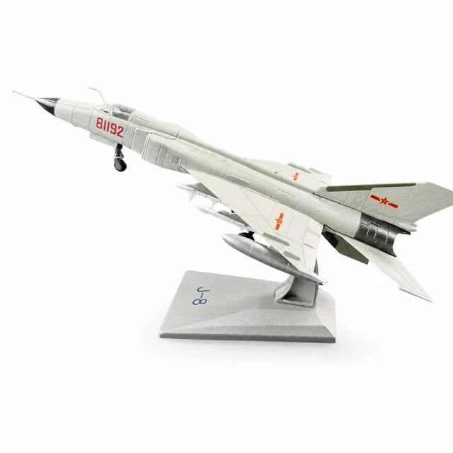 Miniature maquette avion de chasse P-40 warhawk 1/72 - Collection