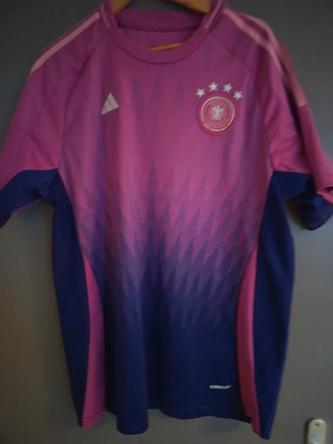 adidas dévoile un nouveau maillot à seulement 60