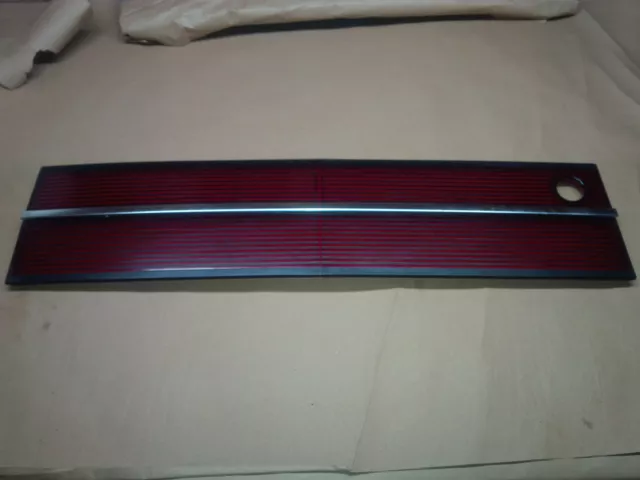 PANEL, REAR REFLECTIVE INFILL between rear lamps Monza Senator A (chrome strip)