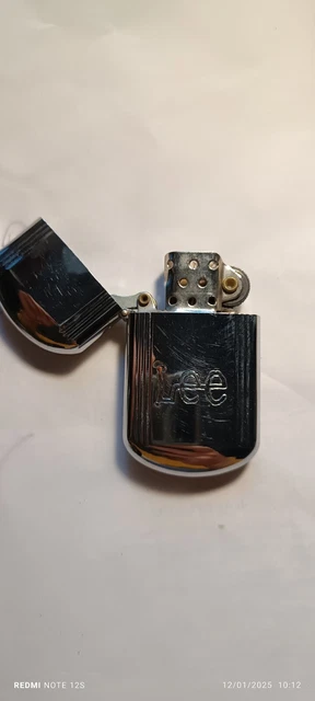 Zippo Accendino Rick Rietveld – Cromo Spazzolato, Metallo, Design Unico Con Rivetto, Collezione Artistica