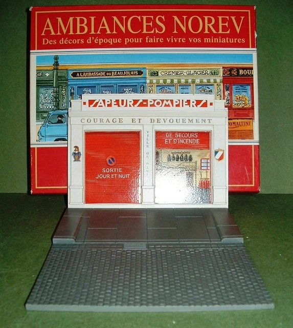 Norev 1/43 – Ambiance – Devanture De Caserne De Pompiers Avec Citroën Berlingo – Occasion
