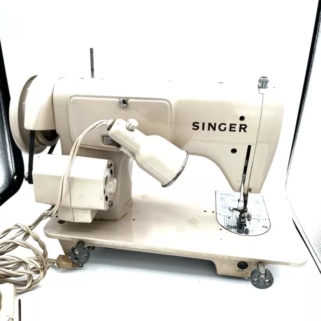Singer Sewing Machine Serger 246-13