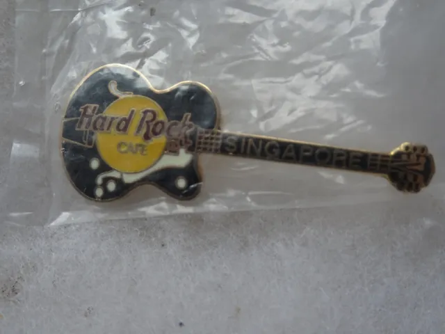 Hard Rock Cafe pin Singapore black Gibson Byrdland Guitar series