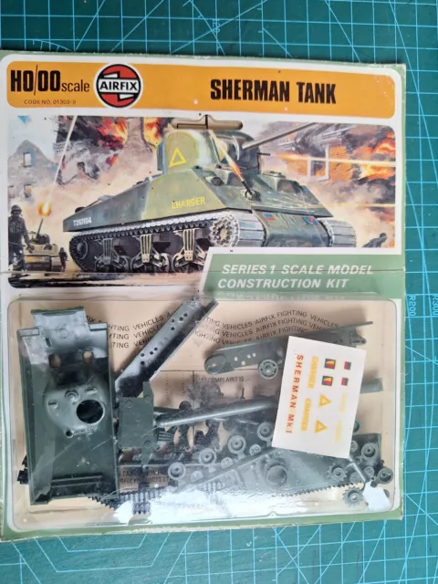 Airfix Vintage Sherman Tank Ho/Oo Scale Blister Card Model Kit, # 01303.