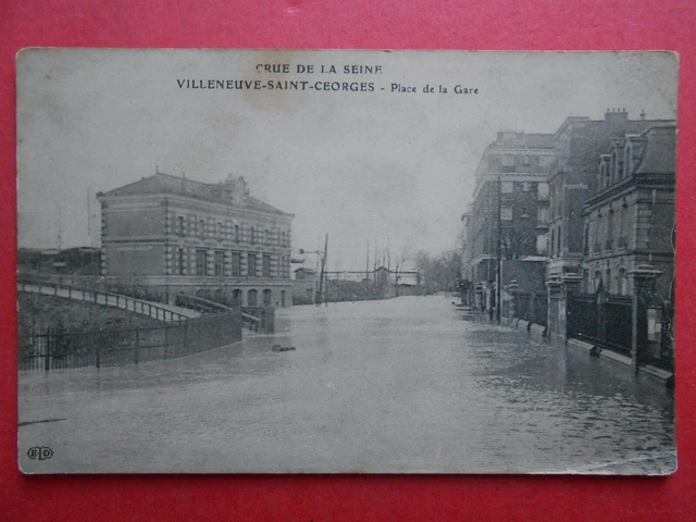 VILLENEUVE-SAINT-GEORGES  :  La Place de la Gare   ( Inondation de 1910  ) .