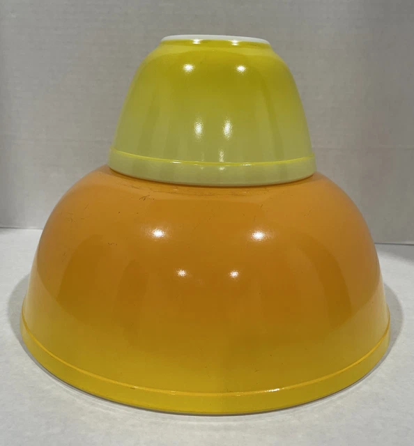 Vintage Pyrex Pineapple Party Chip & Dip Set 401 & 404 Yellow Ombre Pattern Vintage Pyrex Pineapple Party Chip & Dip Set 401 & 404 Yellow Ombre Pattern