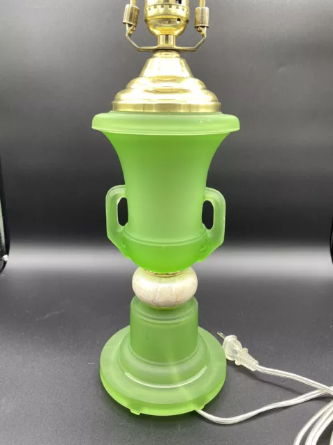 Aladdin Green Frosted Glass Electric Table Lamp As Is