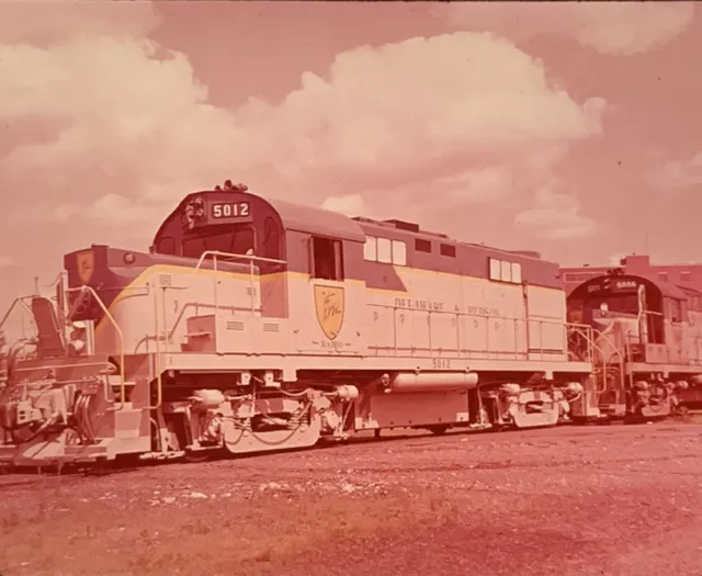 Vtg 35mm Slide Delaware & Hudson Railroad Train Engine 5012 Colonie NY Yard