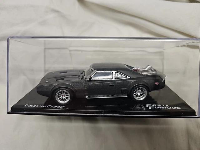 Jada Toys – Dodge Ice Charger 1/24 – Fast & Furious 8 – Voiture Miniature Métal, Gris – Dès 14 Ans