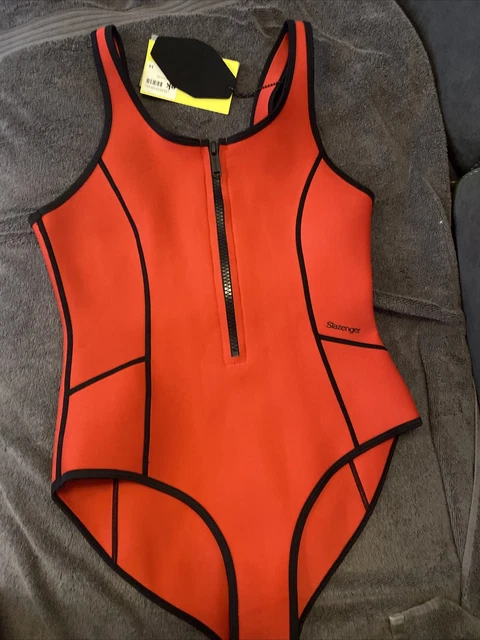 Nuovo costume da bagno in neoprene rosso Slazenger UK/US 38" muta cerniera anteriore D42 UK14