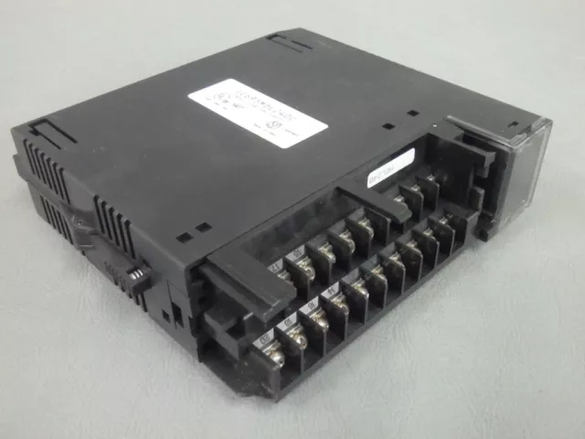 IC693MDL240     - GE FANUC -    IC693MDL240 /     Input module 120 VAC 16PT USED