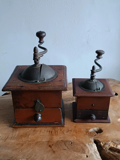 Pack deco Moulins à café vintage en bois x12 pièces - Location deco mariage vintage brocante