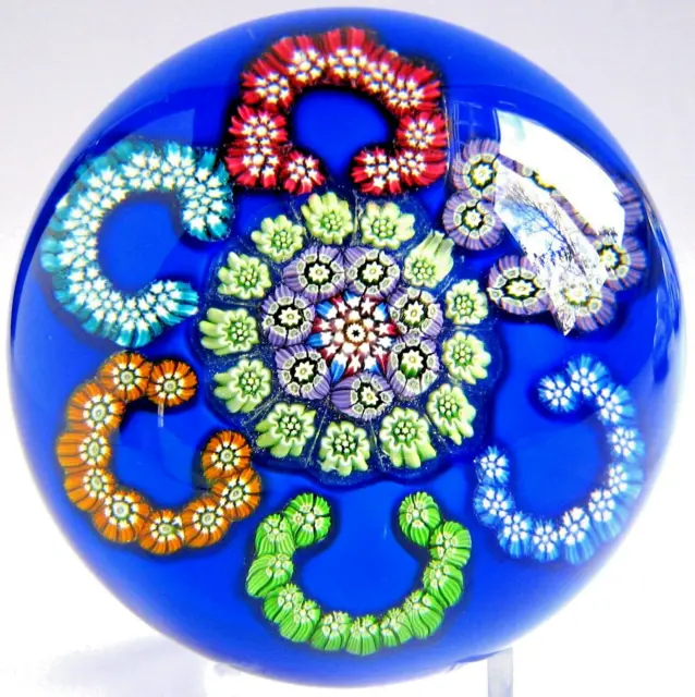 Briefbeschwerer Paperweight JOHN DEACONS Millefiori C-Scroll 1999, Signatur Cane