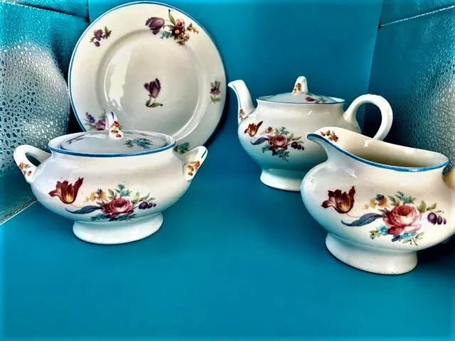 VTG O.P. Co. Syracuse China "Old Haarlem" Mini-teapot,creamer,sugar bowl, plate