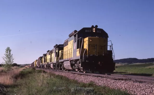CNW CHICAGO NORTH WESTERN Railroad Train Locomotive 863 ST ONGE SD Photo Slide