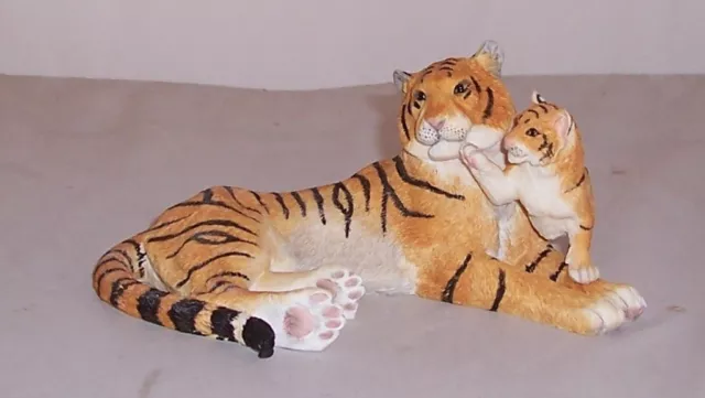 Country Artists Tiger & Cub Playful