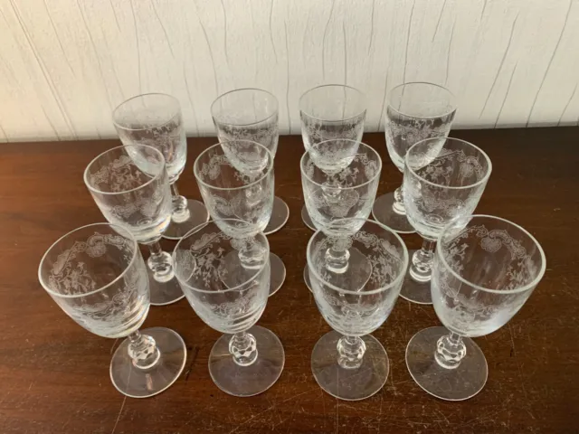12 verres à vin blanc modèle Cléo en cristal de Saint Louis (prix à la pièce)