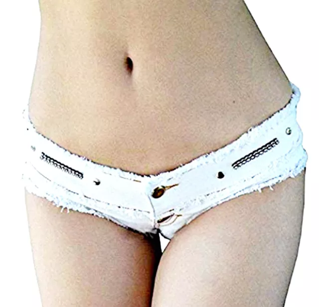 Pantaloncini deals strappati dietro