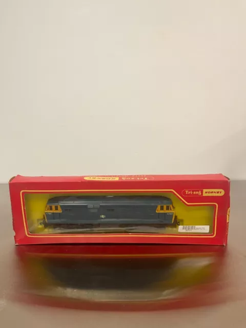 Triang Hornby R758 Hymek B-B Diesel Locomotive D7063