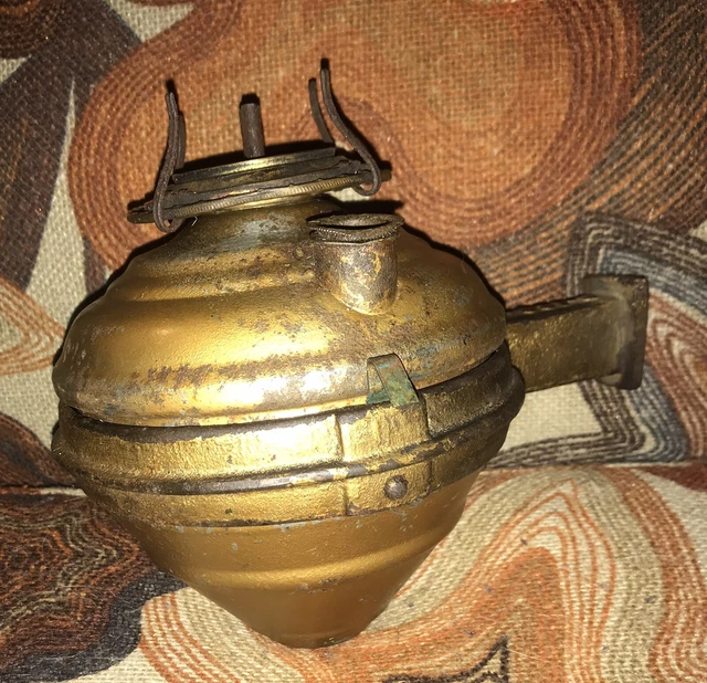 ANTIQUE CAST IRON OIL LAMP WALL MOUNT Part Brass Eagle Waterbury Conn. PROJECT