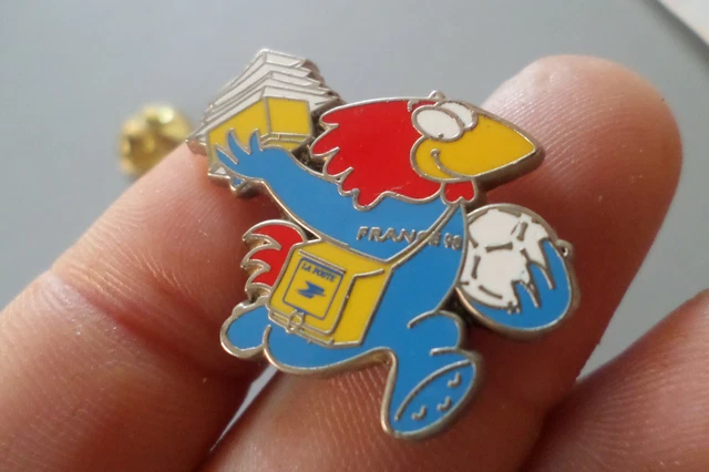 Champion du monde football mondial badge bleus France 1998 footix FIFA