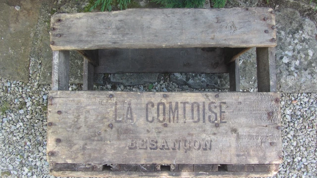 UN CASIER EN bois pour 12 bouteilles. EUR 10,00 - PicClick FR