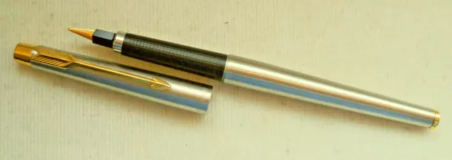 PARKER " CLASSIC de LUXE " FOUNTAINPEN in CHROM and GOLD PLATED CLIP/NIB